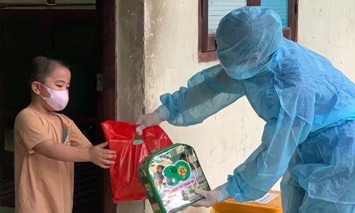 Ưu tiên để trẻ mồ côi do Covid-19 được sống trong môi trường gia đình