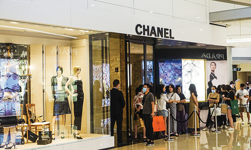 Bán lẻ xa xỉ đón làn sóng “mua sắm trả thù”