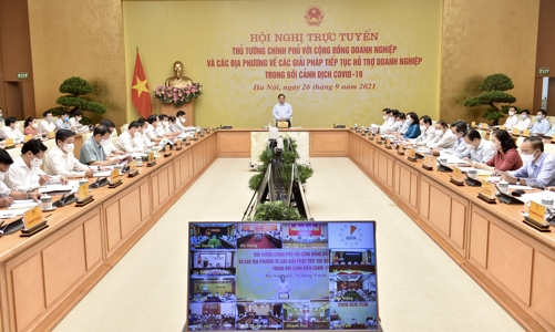 Thủ tướng tiếp tục đối thoại với doanh nghiệp để tháo gỡ khó khăn