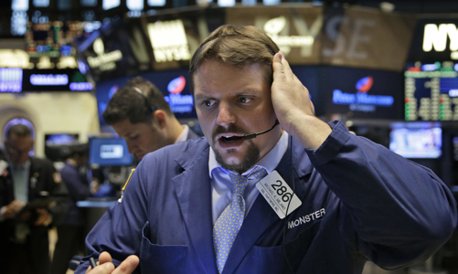 Dow Jones “bay” hơn 500 điểm, chứng khoán Mỹ hoàn tất tháng giảm mạnh nhất 1,5 năm