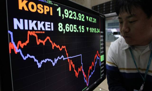 Chứng khoán châu Á “đỏ lửa” sau phiên bán tháo ở Mỹ, giá dầu tăng vọt