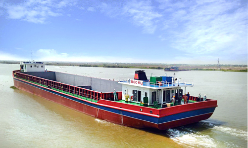 Phí tuyến vận tải thuỷ huyết mạch Việt Nam - Campuchia giảm hơn 10 lần