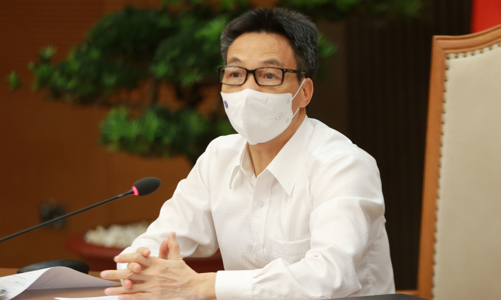 Việt Nam sẽ chủ động vaccine để chuyển sang trạng thái bình thường mới