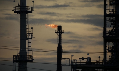 “Cơn điên” giá dầu: Giới đầu cơ đua nhau đặt cược vào mốc 100, 200 USD/thùng