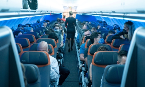 Vừa rục rịch phục hồi, ngành hàng không lại lao đao vì giá xăng dầu leo thang