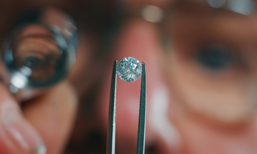 De Beers bắt đầu bán lẻ kim cương nhân tạo