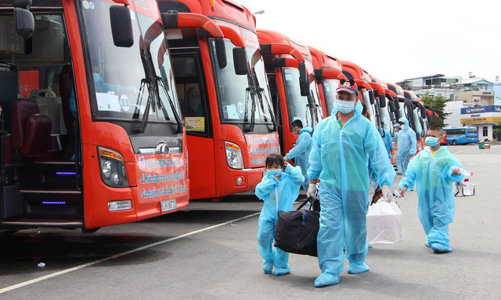 Còn nhiều rào cản, vận tải khách tháng 10 giảm gần 60%