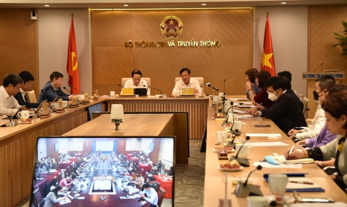 Bộ Y tế: Sẽ sớm có hướng dẫn tiêm vaccine Pfizer và Moderna cho trẻ em từ 12-17 tuổi