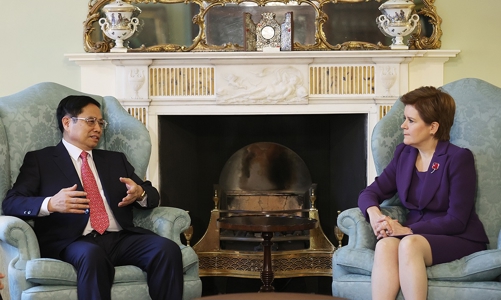 Thủ tướng đề nghị Scotland chia sẻ kinh nghiệm và hỗ trợ Việt Nam về năng lượng tái tạo