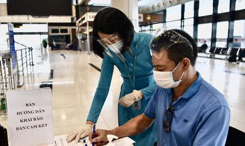 Hành khách đi tàu hoả, máy bay chỉ cần khai báo y tế điện tử trên PC-COVID