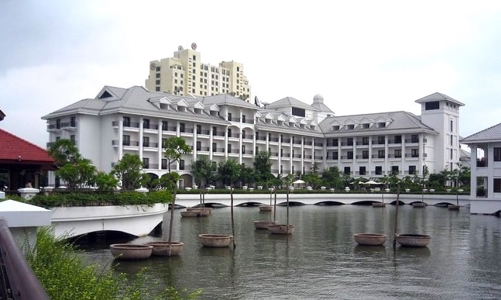 Khách sạn 4-5 sao tại Hà Nội và TP.HCM: Trông chờ vào khách chuyên gia