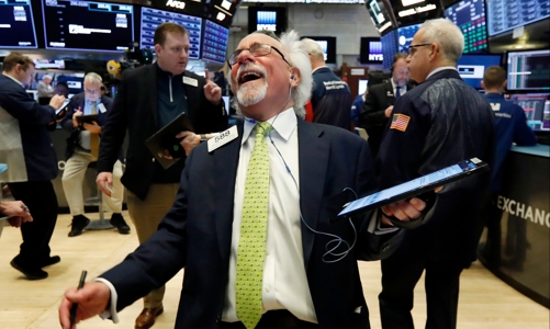 Chứng khoán Mỹ tăng điểm sau báo cáo bán lẻ, giá dầu giằng co