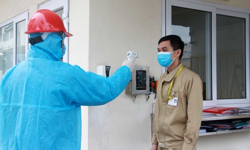 Nỗi lo Covid-19 xâm nhập doanh nghiệp sản xuất