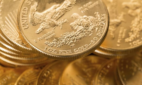 Giá vàng tăng vọt lên đỉnh 2 tháng nhờ sự mềm mỏng của các ngân hàng trung ương