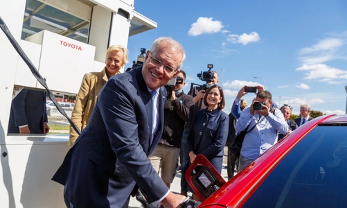 Khuyến khích ô tô điện phát triển bằng cách... không trợ giá, không ưu đãi thuế