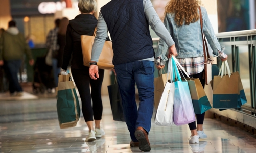 Chi tiêu mạnh khi mở cửa trở lại, người Mỹ đang nợ nhiều chưa từng thấy