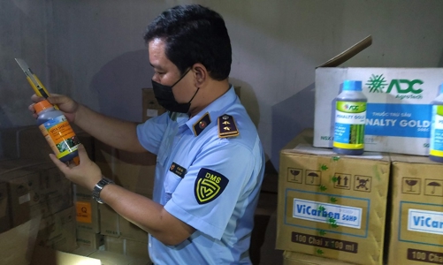 Thu giữ hơn 3.500 lít thuốc bảo vệ thực vật cấm sử dụng
