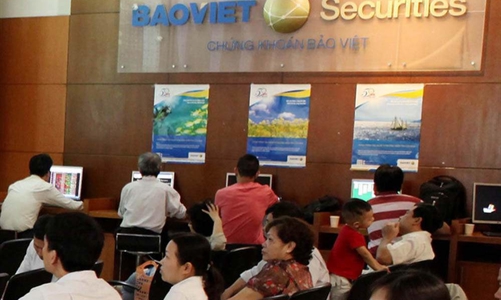 Thêm chứng khoán Bảo Việt điều chỉnh tăng mục tiêu doanh thu, lợi nhuận năm 2021