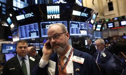 Mối lo lạm phát đè nặng, chứng khoán Mỹ và giá dầu giằng co