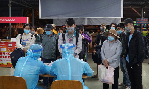 Hà Nội cách ly tại nhà 7 ngày người về từ TP. HCM  