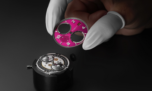 9 chiếc đồng hồ màu hồng độc đáo xuất hiện tại dự án The Pink Dial