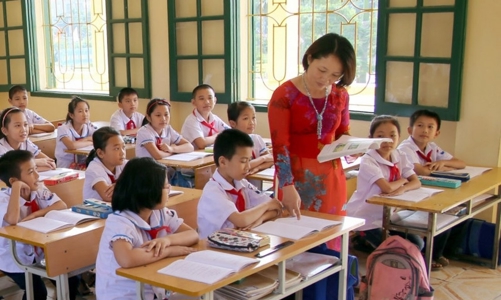 Bộ trưởng Nguyễn Kim Sơn: Chưa bao giờ một điều bình thường là học sinh tới trường lại thách thức đến vậy