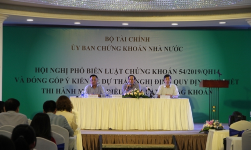 Hoàn thiện pháp lý, đặt nền móng cho sự phát triển thị trường chứng khoán