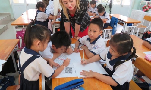 TP.HCM: Nhiều trường THPT tuyển bổ sung học sinh lớp 10 chương trình tiếng Anh tích hợp