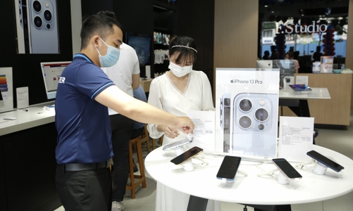 iPhone 13 tại thị trường Việt vẫn cung không đủ cầu