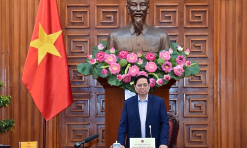 Thủ tướng: Phấn đấu sản xuất bằng được vaccine và thuốc Covid-19 trong nước