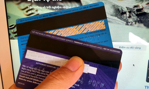 Sau ngày 31/12, người dân vẫn có thể sử dụng thẻ từ ATM 