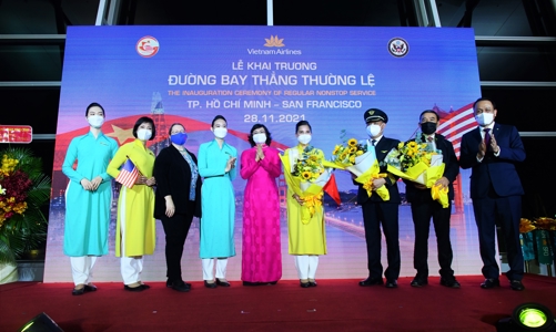 Vietnam Airlines conducts first direct flight to US