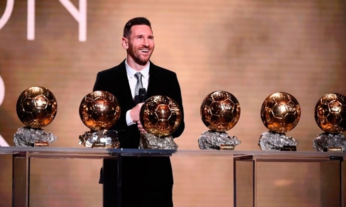 Giới truyền thông tranh cãi khi Messi giành Quả bóng Vàng 2021