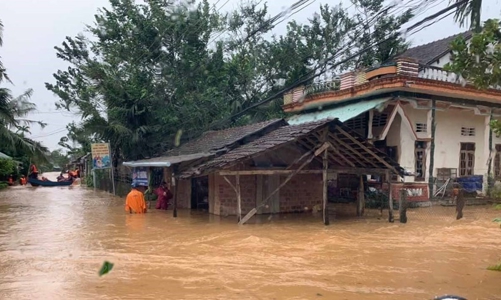 Thủ tướng chỉ đạo tập trung ứng phó và khắc phục hậu quả mưa lũ