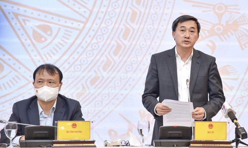 Thứ trưởng Trần Văn Thuấn: Việt Nam sẽ có đủ vaccine để tiêm mũi ba