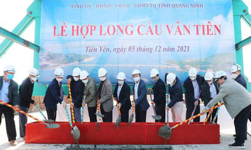 Hợp long cầu vượt biển dài nhất Quảng Ninh 