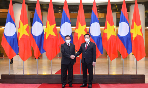 Lãnh đạo Việt Nam tiếp Chủ tịch Quốc hội Lào