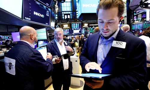 S&P 500 lập kỷ lục dù lạm phát Mỹ cao nhất gần 40 năm, giá dầu chốt tuần tăng mạnh nhất 4 tháng