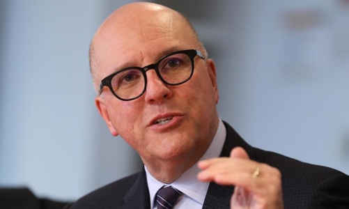 Nhà đầu tư nổi tiếng khuyên mua cổ phiếu dầu lửa, tránh tiền ảo