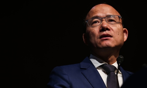 Đặt cược vào vaccine Pfizer, tỷ phú Trung Quốc trước nguy cơ thất bại