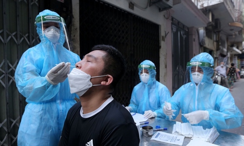 Ngày 17/12: Thêm 15.236 ca nhiễm mới, hơn 9.800 ca cộng đồng 