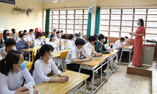 Hà Nội: Học sinh lớp 12 quận Hai Bà Trưng phải dừng học trực tiếp