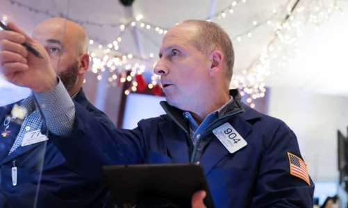 Chứng khoán Mỹ và dầu thô đồng loạt bị bán tháo vì nỗi lo Omicron