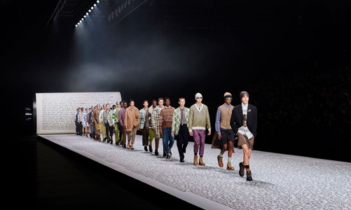 Cảm hứng văn học và sự nổi loạn trong BST Dior Men Thu Đông 2022