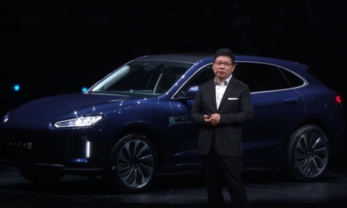 Huawei nhảy vào lĩnh vực ô tô điện, cạnh tranh với Tesla