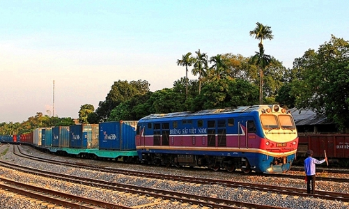 Tính phương án chở hàng sang Trung Quốc bằng đường sắt để giải phóng hơn 2000 xe ùn tắc tại Lạng Sơn