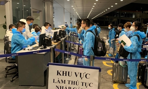 Hà Nội cách ly tập trung người về từ vùng có biến thể Omicron