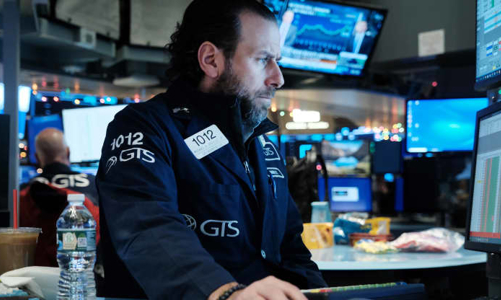 Năm 2021: Chứng khoán Mỹ tăng 27%, giá dầu tăng mạnh nhất 12 năm