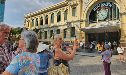 Thêm TP.HCM và Bình Định thí điểm đón khách du lịch quốc tế