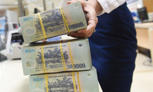 Nợ xấu tiếp tục 